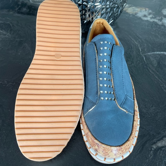 NWOT ladies loafers - Picture 4 of 4